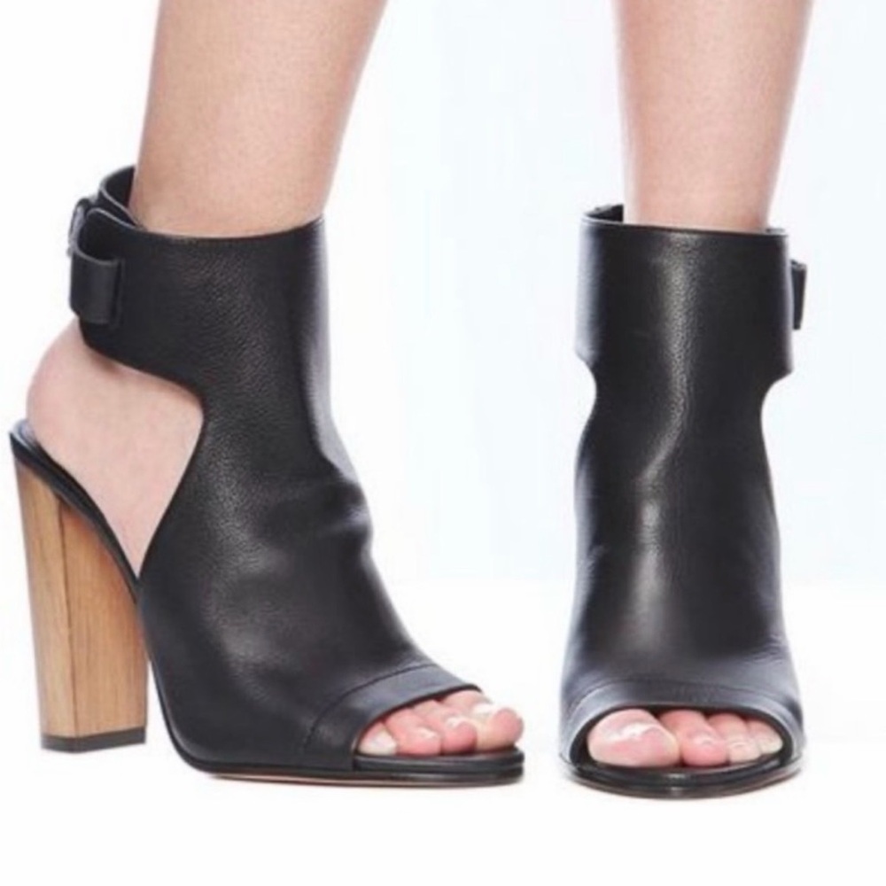 VINCE Addie Open-Toe Black Leather Block Heel Sandals - Women 8